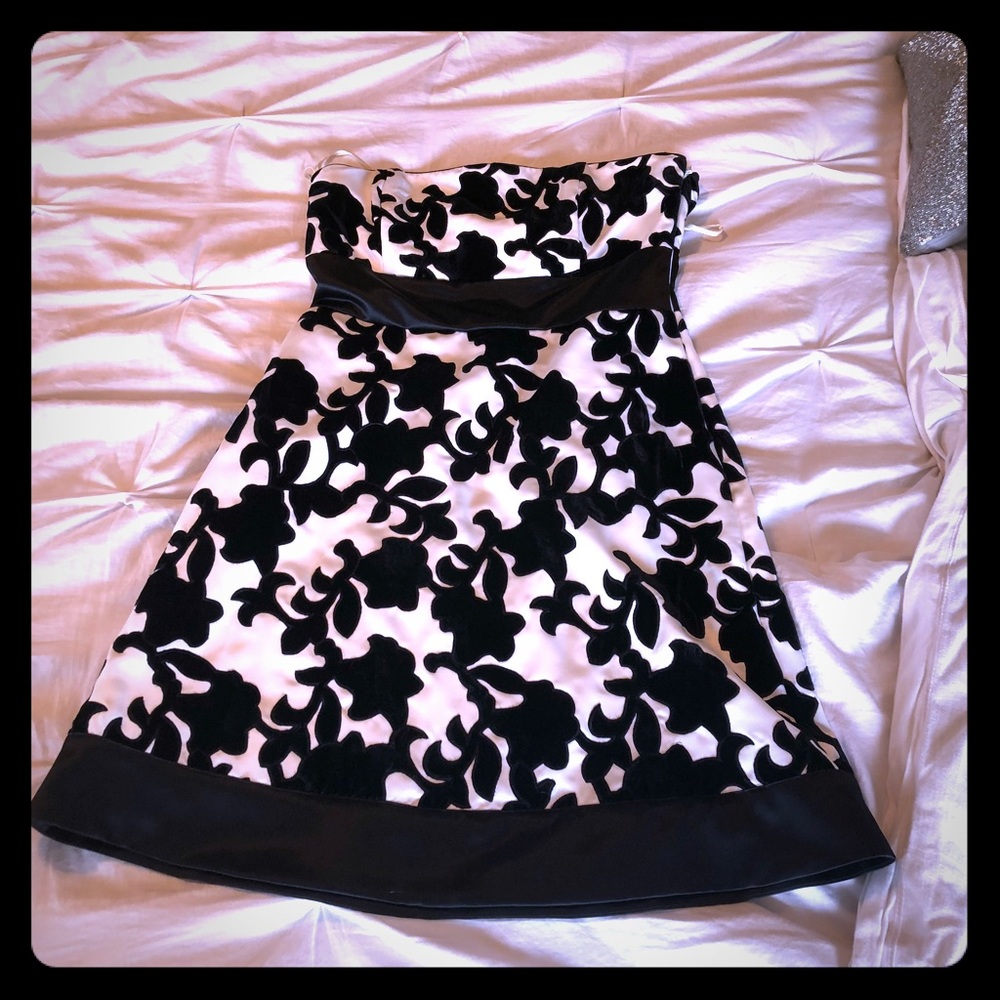 White House Black Market strapless b/w dress